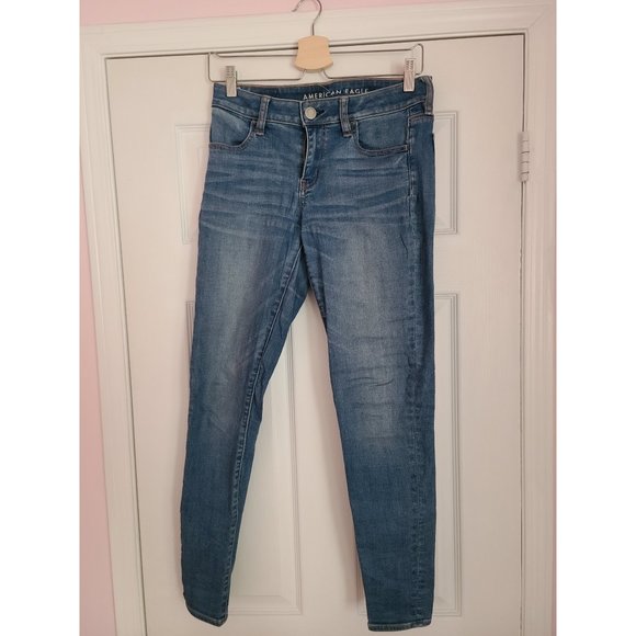 American Eagle 'The Dream Jean' Curvy High-Waisted - Picture 3 of 5